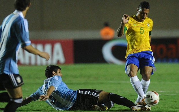 Ralf Brasil x Argentina (Foto: EFE)