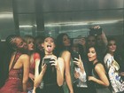 Selfies tiradas em banheiro no baile de gala do MET reúnem beldades