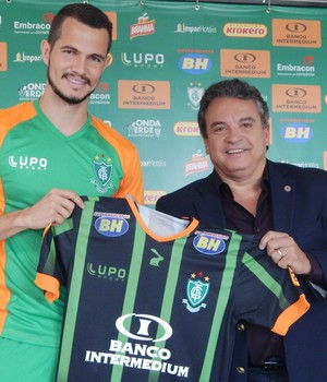 Bruno Teles, novo lateral esquerdo do América-MG (Foto: Divulgação / AFC) Bruno Teles, novo lateral esquerdo do América-MG (Foto: Divulgação / AFC)