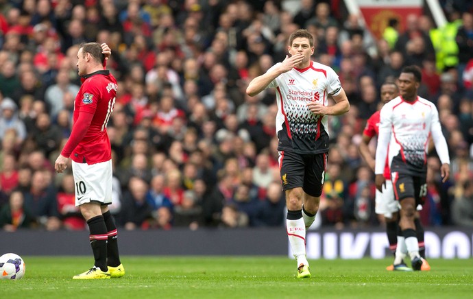 Steven Gerrard comemoração gol Liverpool contra Manchester United (Foto: AP)