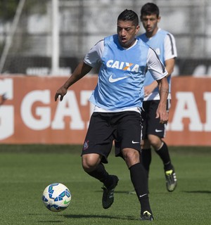 Ralf admite que foi procurado por rival, mas quer renovação com Corinthians