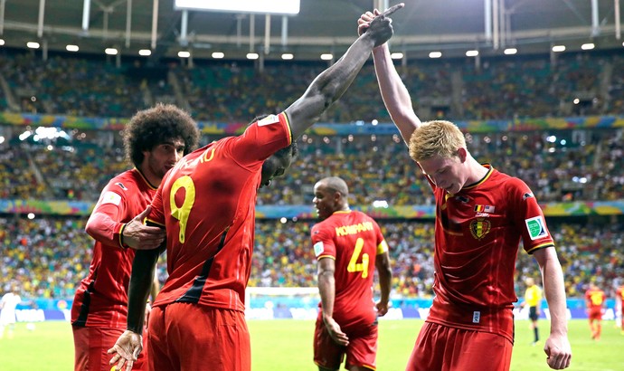 Lukaku e Kevin De Bruyne gol jogo Estados Unidos x Bélgica Arena Fonte Nova (Foto: AP)