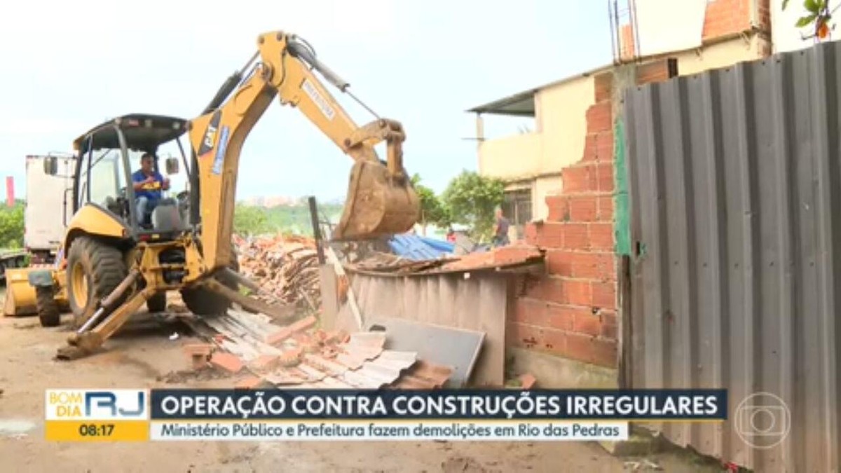 Prefeitura do Rio e Ministério Público destroem construções irregulares