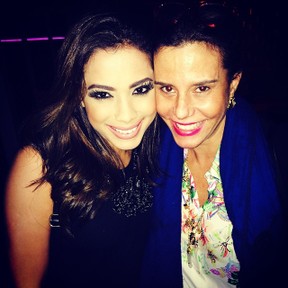Anitta e Narcisa Tamborindeguy em boate na Zona Sul do Rio (Foto: Instagram/ Reprodução)