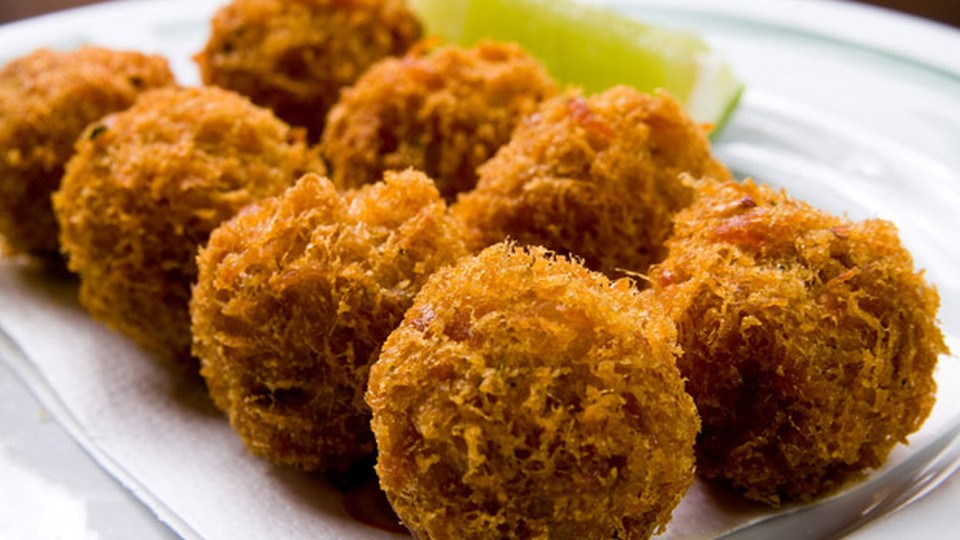 Bolinho de bacalhau simples e tradicional Receitas GNT