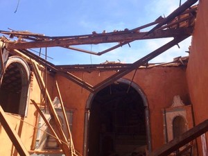 Igreja foi construída em 1688 (Foto: Natália Jael / Inter TV)