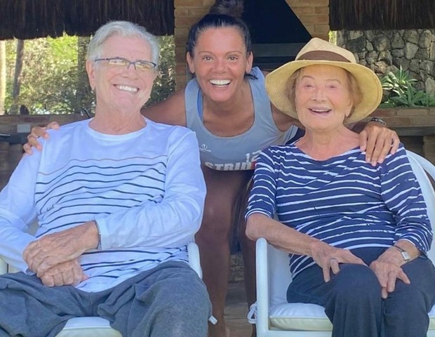 Mocita Fagundes e os sogros, Tarcísio Meira e Glória Menezes (Foto: Reprodução/Instagram) Mocita Fagundes e os sogros, Tarcísio Meira e Glória Menezes (Foto: Reprodução/Instagram)