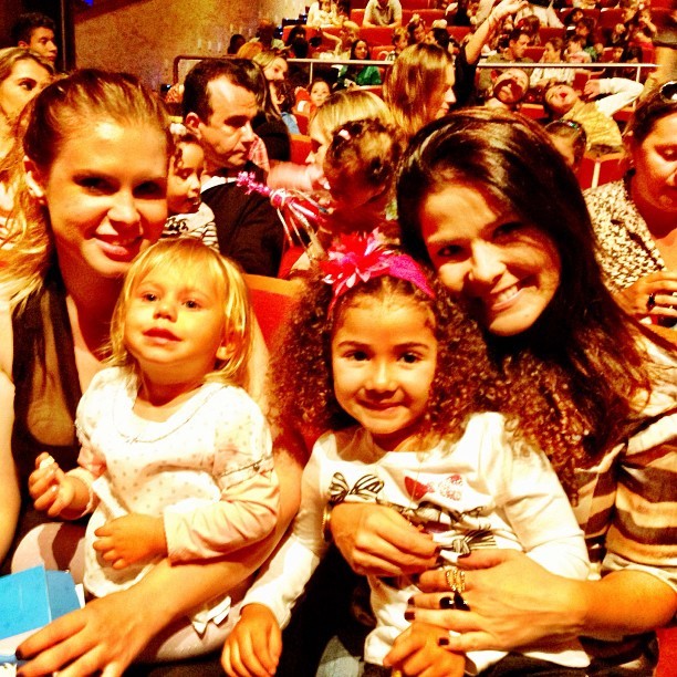 Samara Felippo e Carolinie (Foto: Reprodução/Instagram)