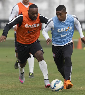 Vagner Love Malcom Corinthians (Foto: Daniel Augusto Jr. / Ag. Corinthians) Vagner Love Malcom Corinthians (Foto: Daniel Augusto Jr. / Ag. Corinthians)