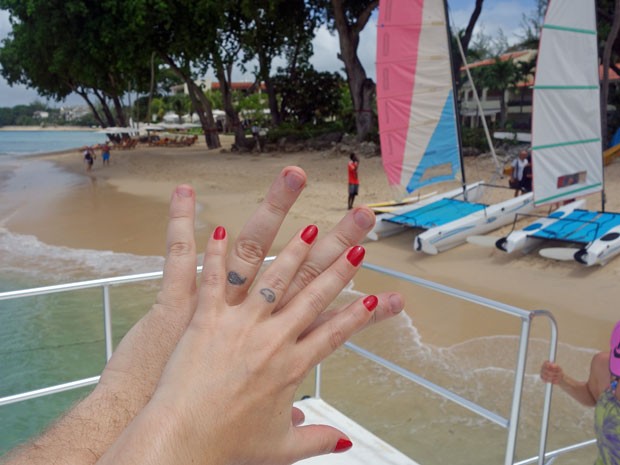 Em uma praia de Barbados (Foto: Mãos pelo Mundo/Arquivo pessoal)