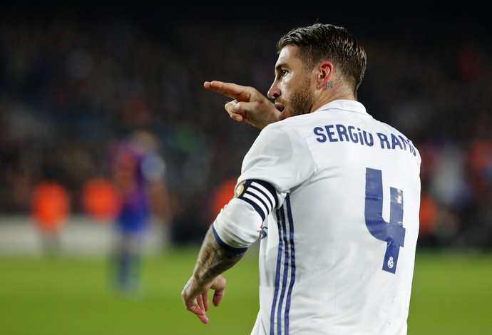 Sergio Ramos Barcelona Real Madrid (Foto: Pau Barrena / AFP)