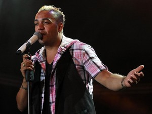 Belo abre segunda noite do Festival de Verão em Salvador no palco principal (Foto: Antonio Saturnino/Divulgação)