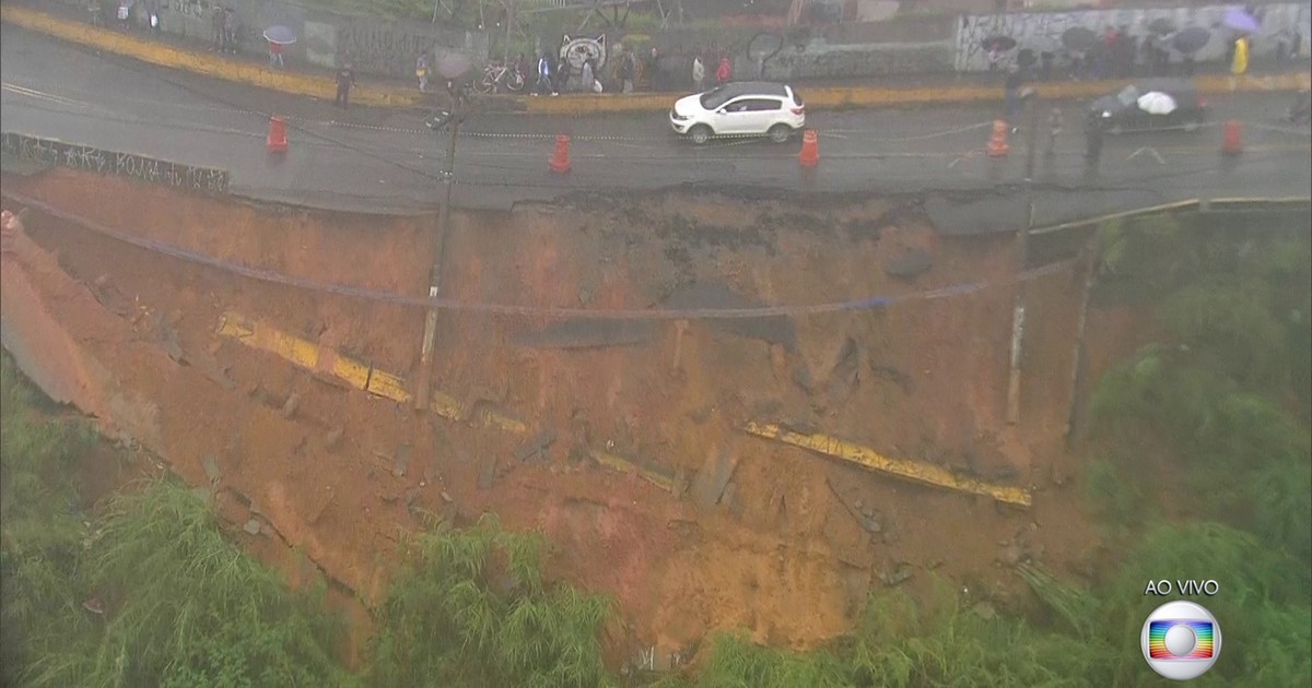 G1 Temporal Provoca Deslizamento De Terra Em Morro De Osasco Notícias Em São Paulo 