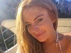 Lindsay Lohan posta foto sem maquiagem e ganha elogios na web
