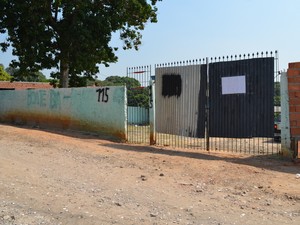 Casal saia para comprar pão quando foi abordada em Piracicaba (Foto: Fernanda Zanetti/G1)