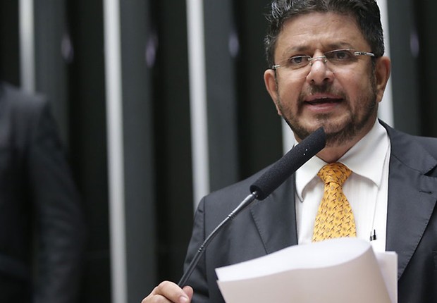 Resultado de imagem para O primeiro vice-presidente da Câmara, deputado Fábio Ramalho (PMDB-MG),