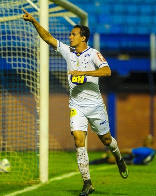 Damião marca gol de empate do Cruzeiro, contra o Avaí (Foto: Eduardo Valente / Light Press / Cruzeiro)