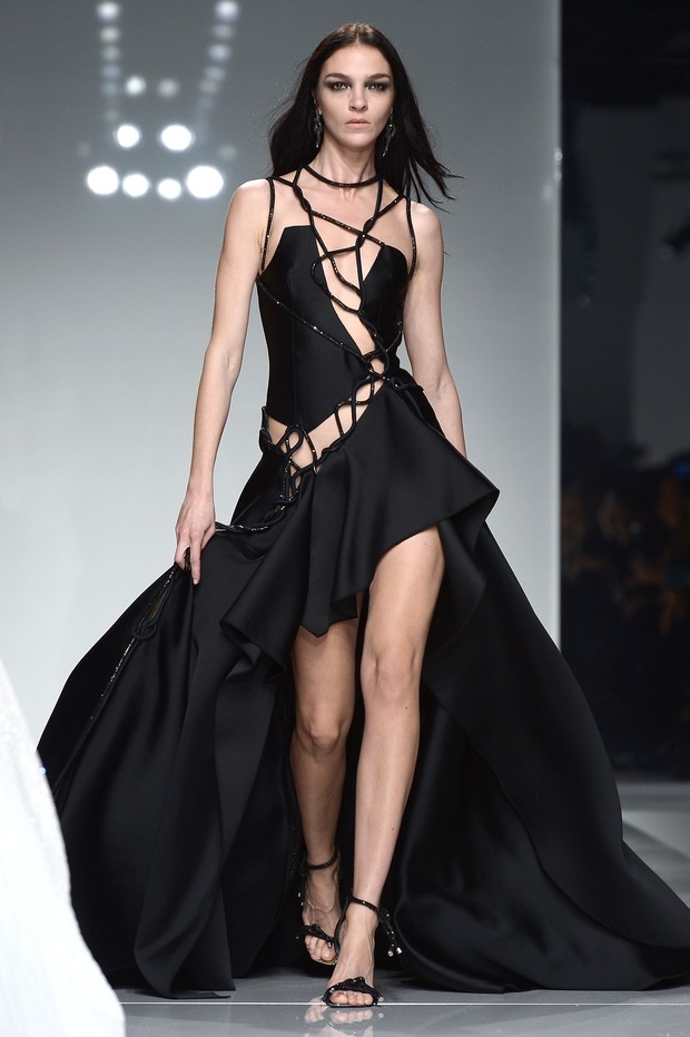 10 vestidos de alta-costura para se inspirar - Atelier Versace (Foto: Getty Images)
