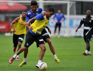 Giva e Alan Santos (Foto: Ivan Storti / Divulgação Santos FC)