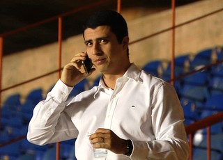 Felipe Albuquerque, diretor de futebol do Vila Nova (Foto: Reprodução/TV Anhanguera)