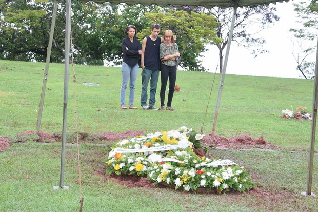 Enterro de Renato Rocha, ex-baixista da Legião Urbana (Foto: Caio Duran  / EGO)