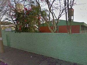 Professor é agredido por aluno de 15 anos em escola estadual de São José (Foto: Reprodução/ Google Street View)