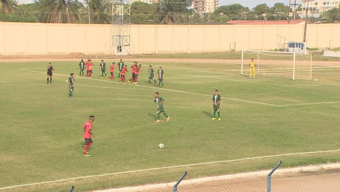 Rondoneinse e Real Desportivo no Aluizão, pelo Sub-20 (Foto: Reprodução/ TV Rondônia)