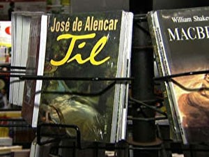 O livro 'Til', de José de Alencar (Foto: TV Globo/Reprodução)