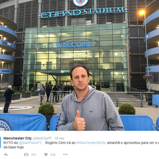 rogerio ceni manchester (Foto: Reprodução/Twitter)