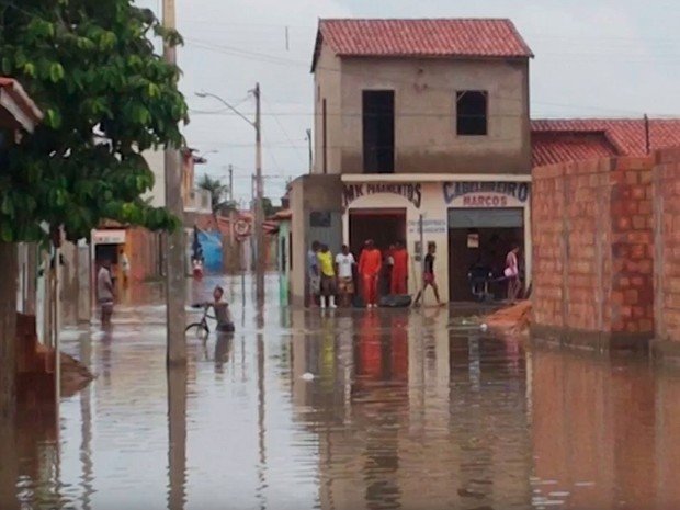 G Temporal Deixa Ruas Alagadas Na Cidade De Barra No Oeste Da Bahia