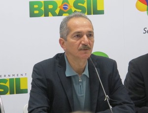 Ministro Aldo Rebelo em Londres (Foto: Lydia Gismondi / Globoesporte.com)