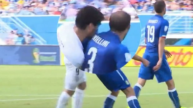 Mordida Suárez em Chiellini (Foto: Reprodução SporTV)