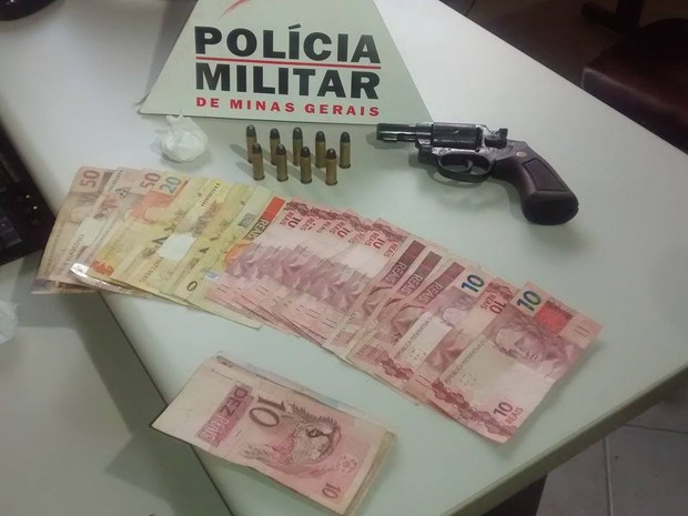 G1 Dois Homens São Presos E Arma é Apreendida Em Governador Valadares Notícias Em Vales De 7909