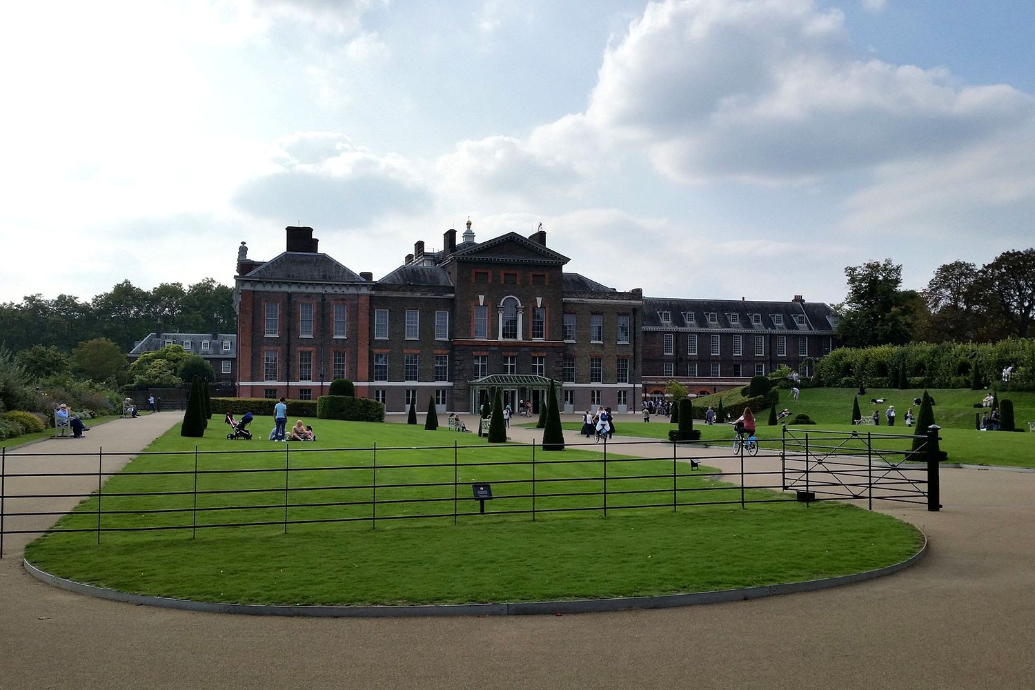 Kensington Palace Gardens (Foto: Wiki Commons)