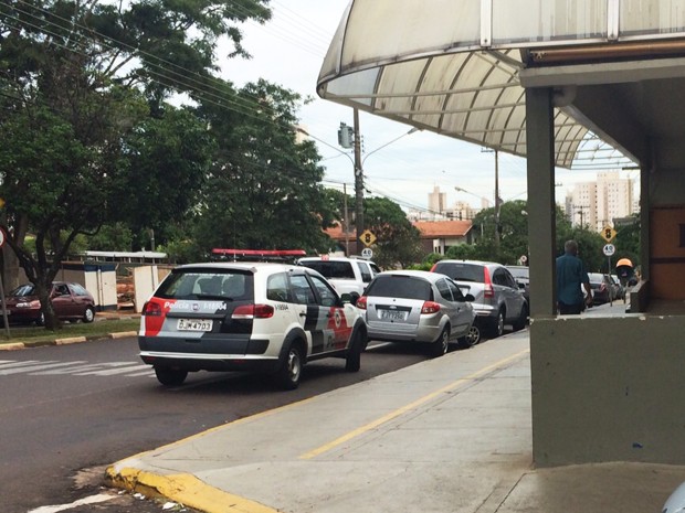 G Bandidos Tentam Roubar Pizzaria Mas Fogem Ap S Tiro Acidental