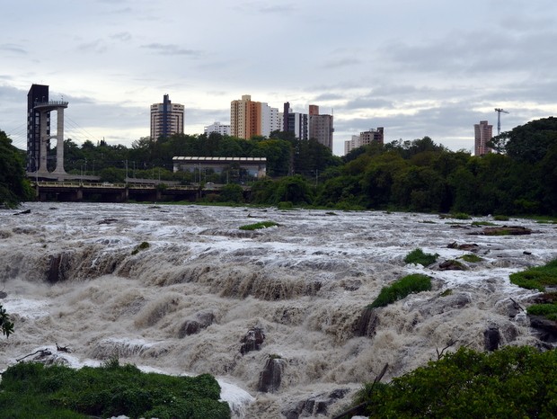 G1 Chuvas constantes durante dois dias recuperam a vazão do Rio