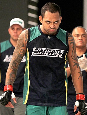 Luiz Besouro entrada luta TUF 2 (Foto: Divulgação / UFC)