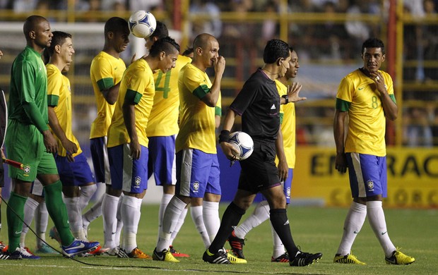 JOgadores brasil x argentina jefferson - (AGÊNCIA AP) (Foto: Agência AP)