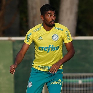 Thiago Santos não se incomoda com revezamento e valoriza elenco