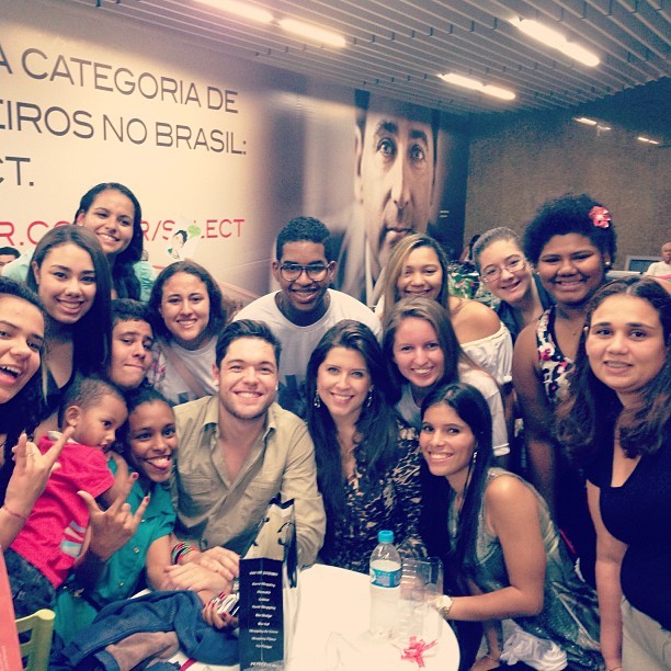 Andressa e Nasser encontram fãs no Rio (Foto: Reprodução/ Instagram) Andressa e Nasser encontram fãs no Rio (Foto: Reprodução/ Instagram)