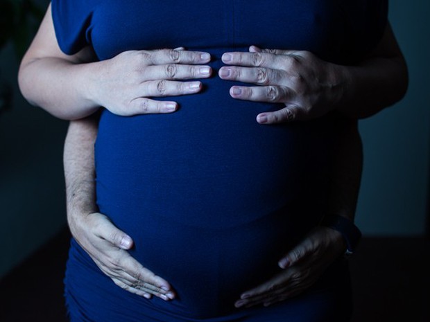 Marina e Cecília "estão grávidas" de seis meses do Miguel, resultado de uma fertilização in vitro (Foto: Victor Moryiama/G1)