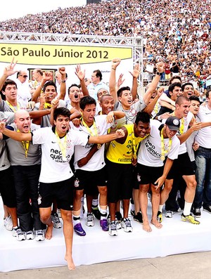 corinthians campeão copa são paulo júnior (Foto: Marcos Ribolli / Globoesporte.com)