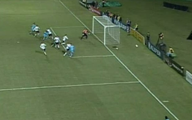 Gol anulado do Londrina (Foto: reprodução RPCTV)