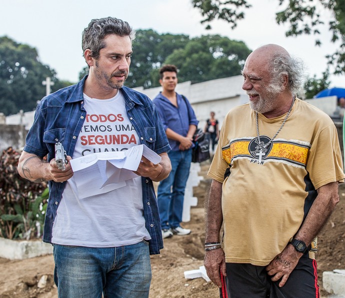 Tonico Pereira caiu na risada na gravação com Alexandre Nero (Foto: Artur Meninea/ Gshow)