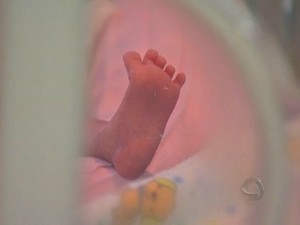Bebês estão internadas na Unidade de Terapia Intensiva (UTI) Neonatal (Foto: Reprodução/ TV Morena)
