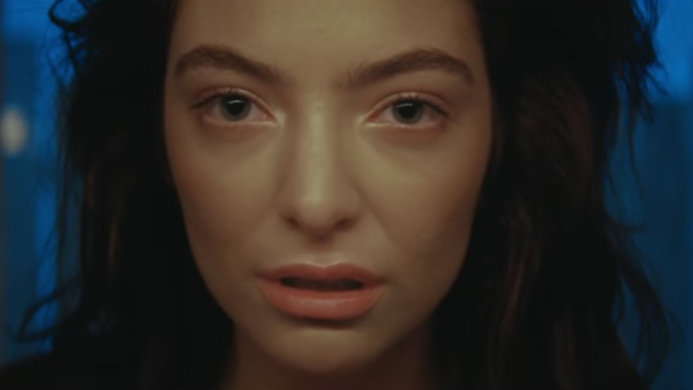Lorde no clipe de 'Green light', primeiro single de seu segundo álbum, 'Melodrama' (Foto: Reprodução/YouTube/LordeVEVO)