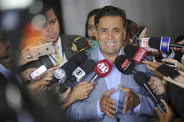 Aécio Neves responsabiliza a presidente Dilma Rousseff pela perda do grau de investimento do Brasil (Foto: Pedro França/Agência Senado)