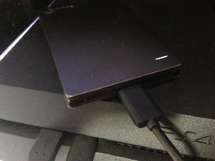 Conecte o HD ao PS4 (Foto: Reprodução/Thiago Barros)