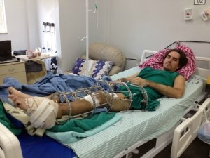 Paciente Adilson Mantele precisou comprar remédio para circulação no hospital (Foto: Ivanete Damasceno/G1)