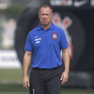 Mano vê Timão com problema antigo na criação e pede calma em campo